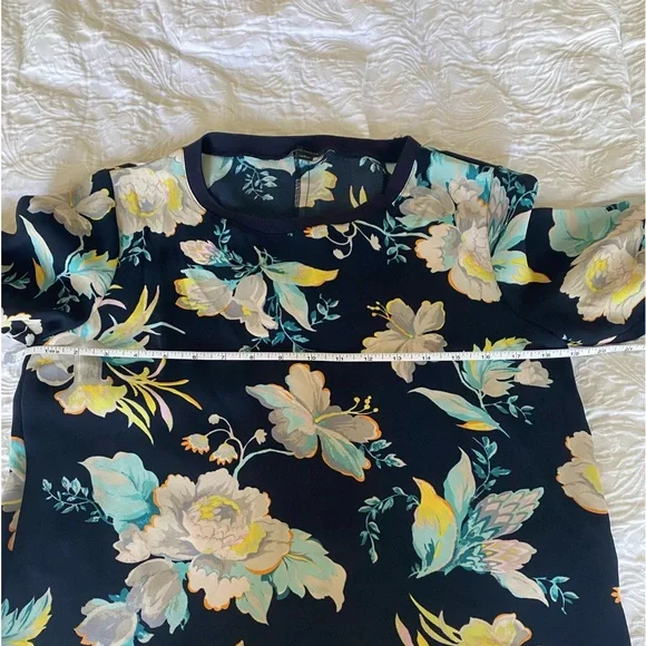 Ann Taylor Floral Print Women's Two Piece Set - Picture 4 of 9